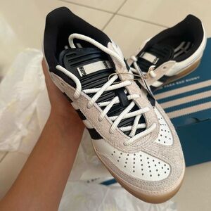 Bad Bunny Gazelle Indoor